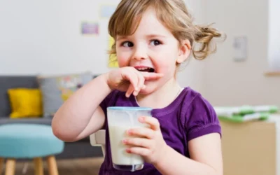 Alertan sobre los riesgos de eliminar grupos de alimentos en la dieta de los niños.